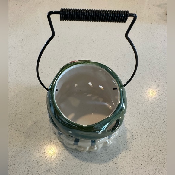 Crazy Mountain Santa candle holder with carrying handle - Picture 3 of 4